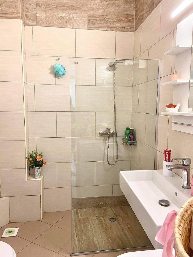 Iraa'S Apartment ซารานเดอ ภายนอก รูปภาพ