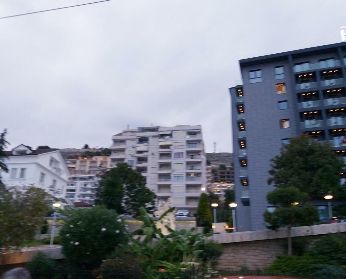 Iraa'S Apartment ซารานเดอ ภายนอก รูปภาพ